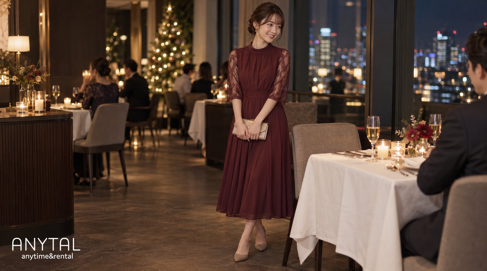 クリスマスディナーの服装｜デートとディナーショー、女性の装いの目安